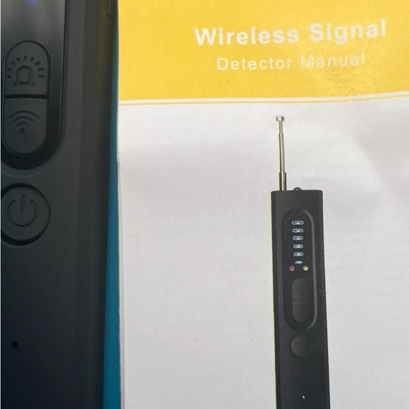 X13 Wireless Signal & Hidden Camera Detector New in Box - Picture 4 of 5
